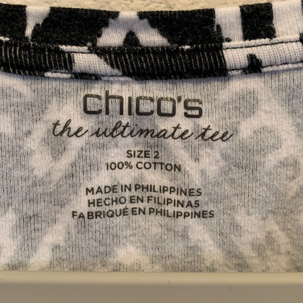 Chico’s Womens the ultimate tee. Black&White Aztec design. 100% Cotton. Size 2.  - Picture 2 of 6